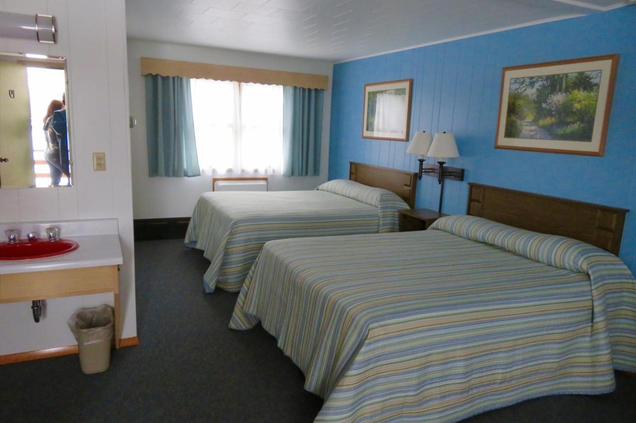 Cedars Motel Ironwood Esterno foto