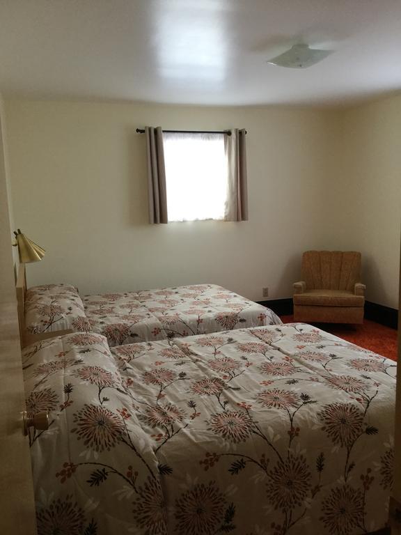 Cedars Motel Ironwood Esterno foto