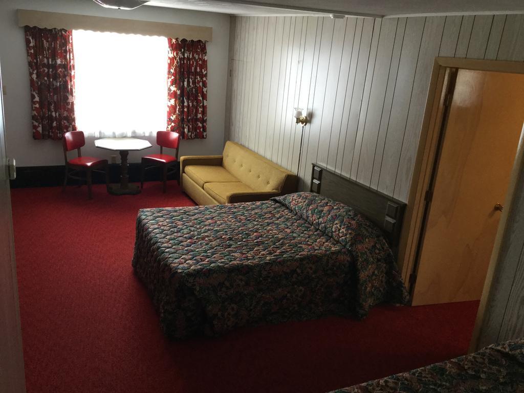 Cedars Motel Ironwood Esterno foto