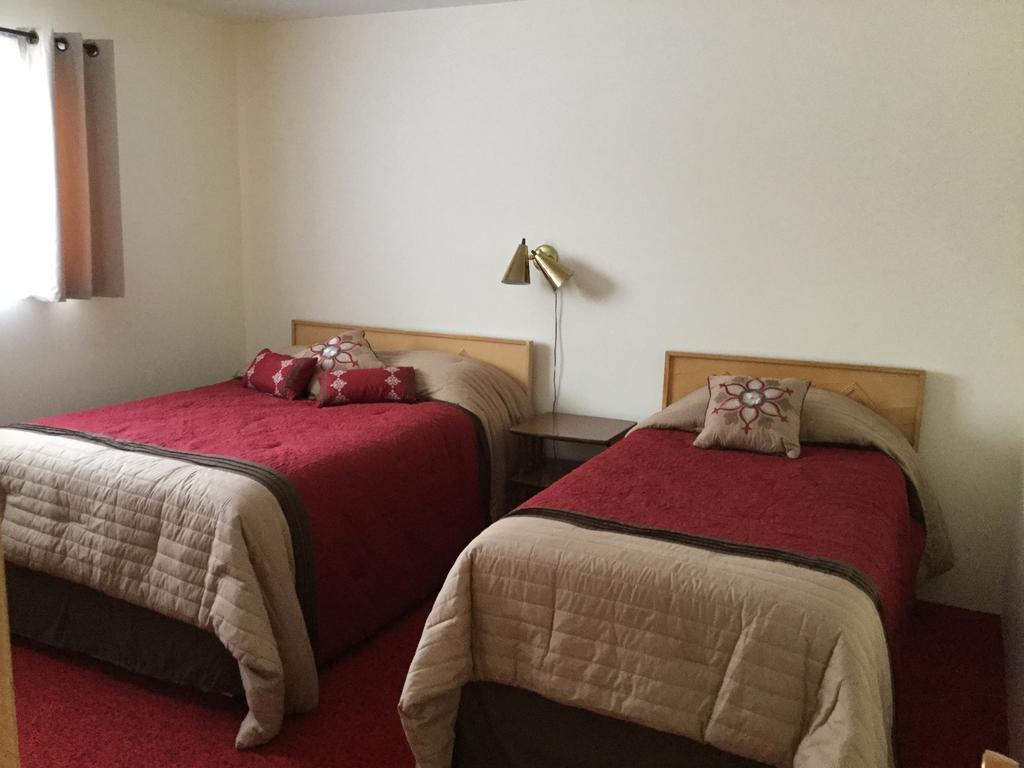 Cedars Motel Ironwood Esterno foto