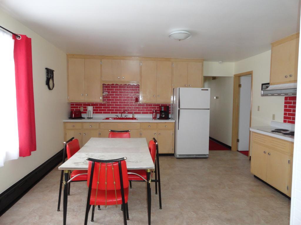 Cedars Motel Ironwood Esterno foto