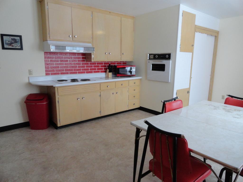 Cedars Motel Ironwood Esterno foto