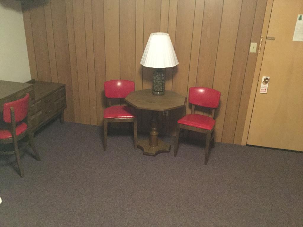 Cedars Motel Ironwood Esterno foto