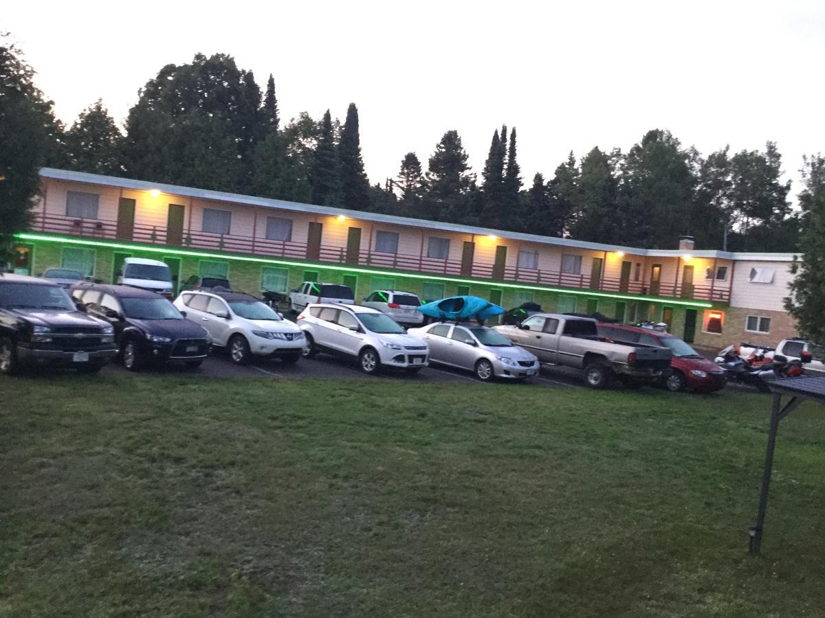 Cedars Motel Ironwood Esterno foto