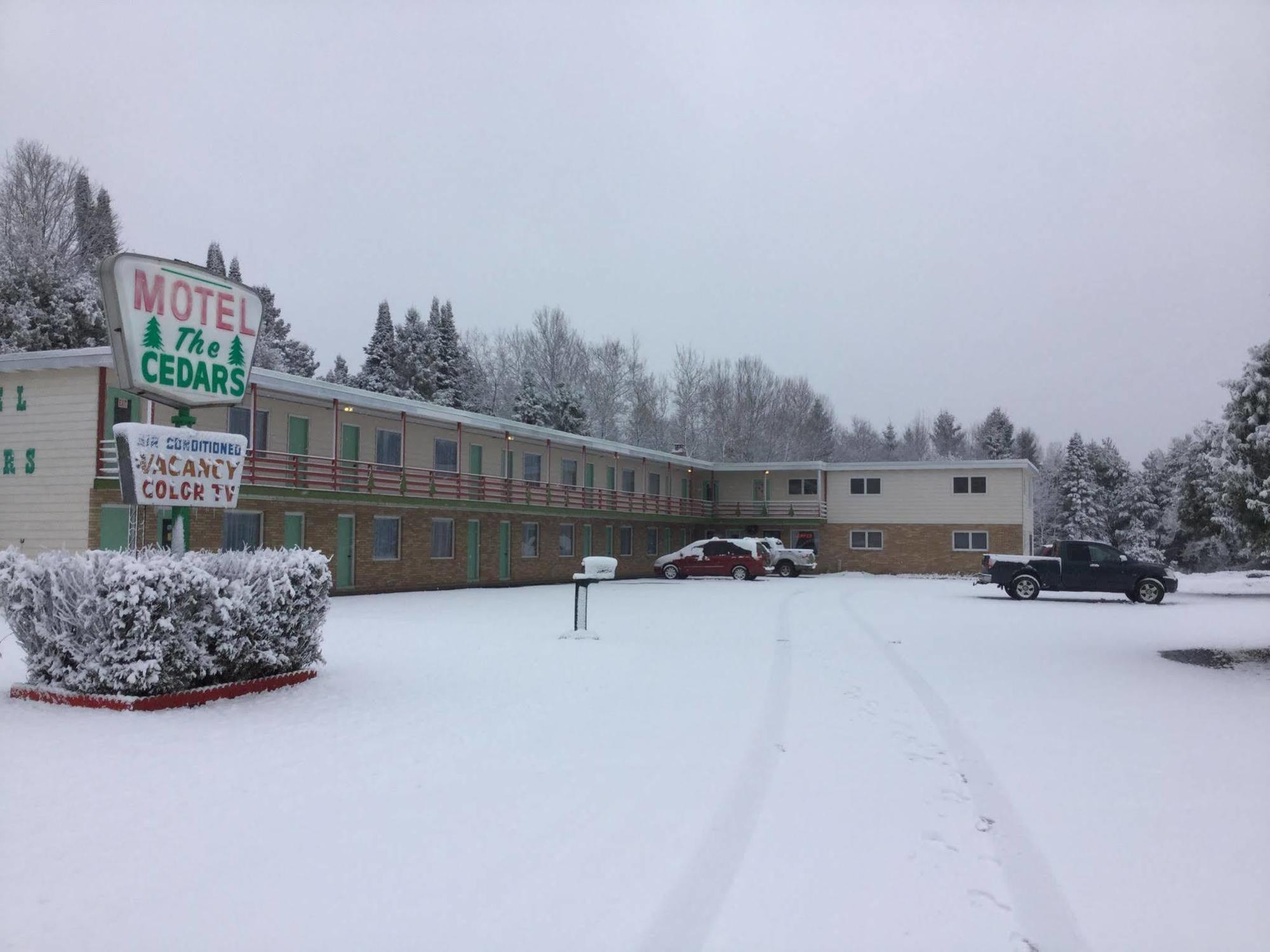 Cedars Motel Ironwood Esterno foto