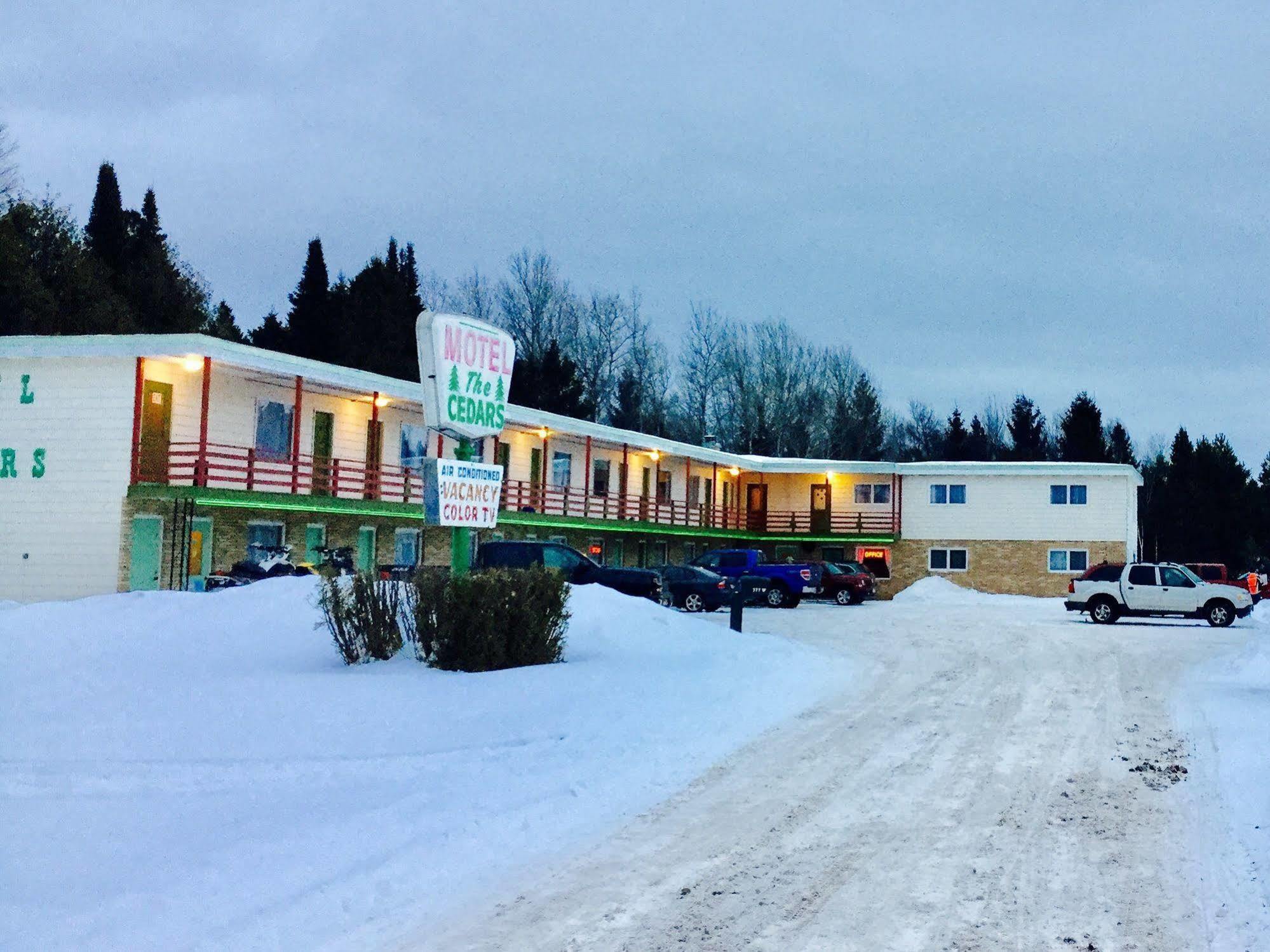 Cedars Motel Ironwood Esterno foto