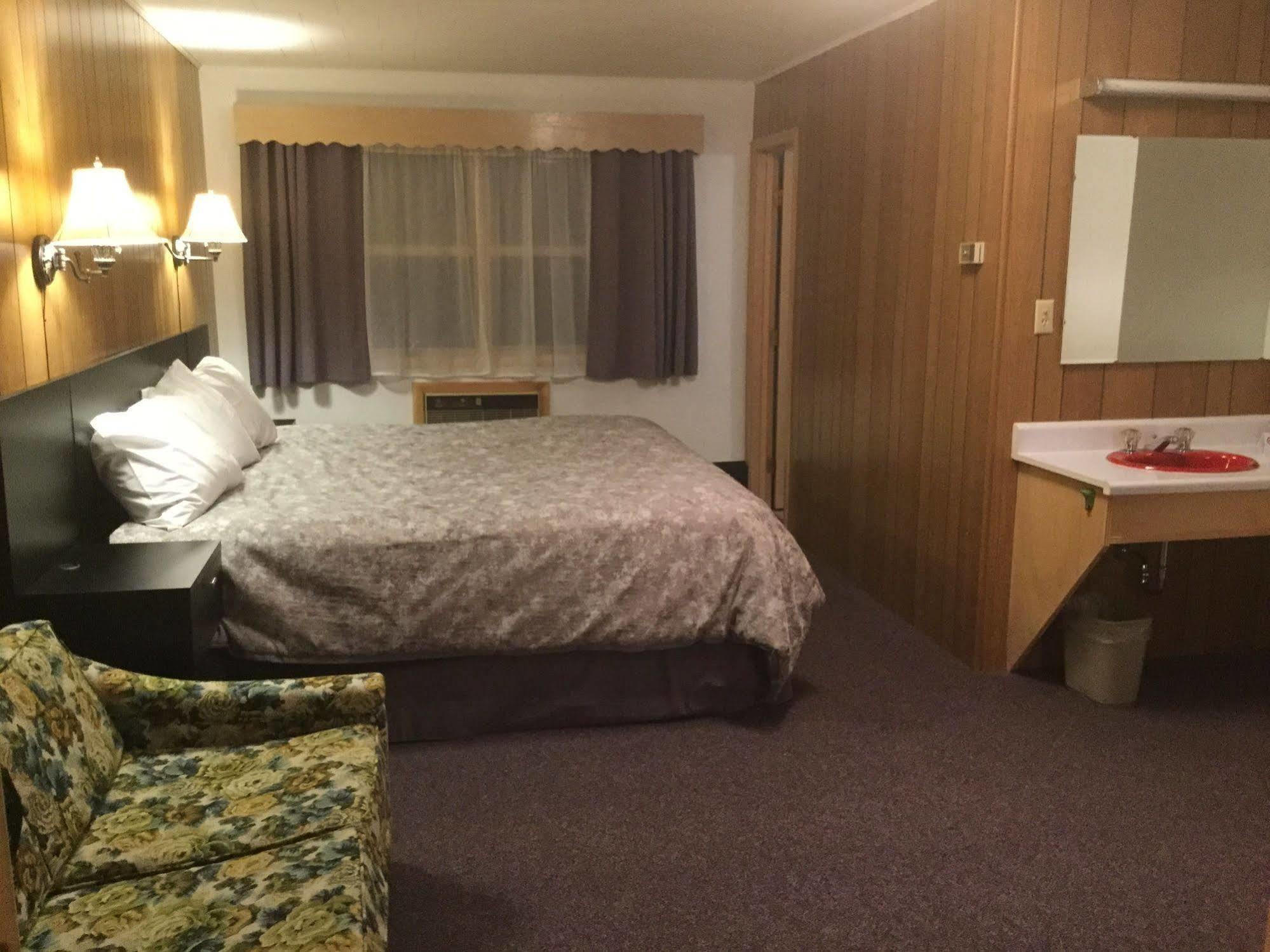 Cedars Motel Ironwood Esterno foto