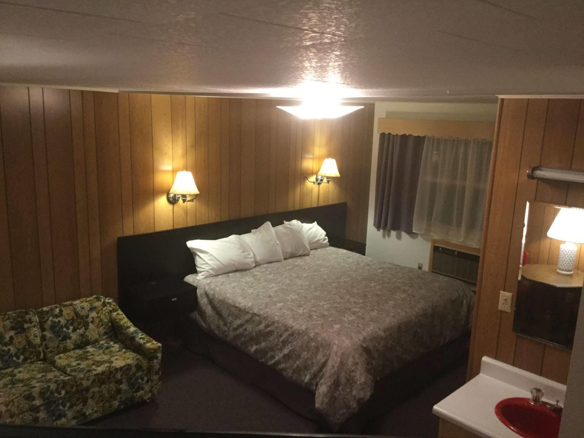 Cedars Motel Ironwood Esterno foto
