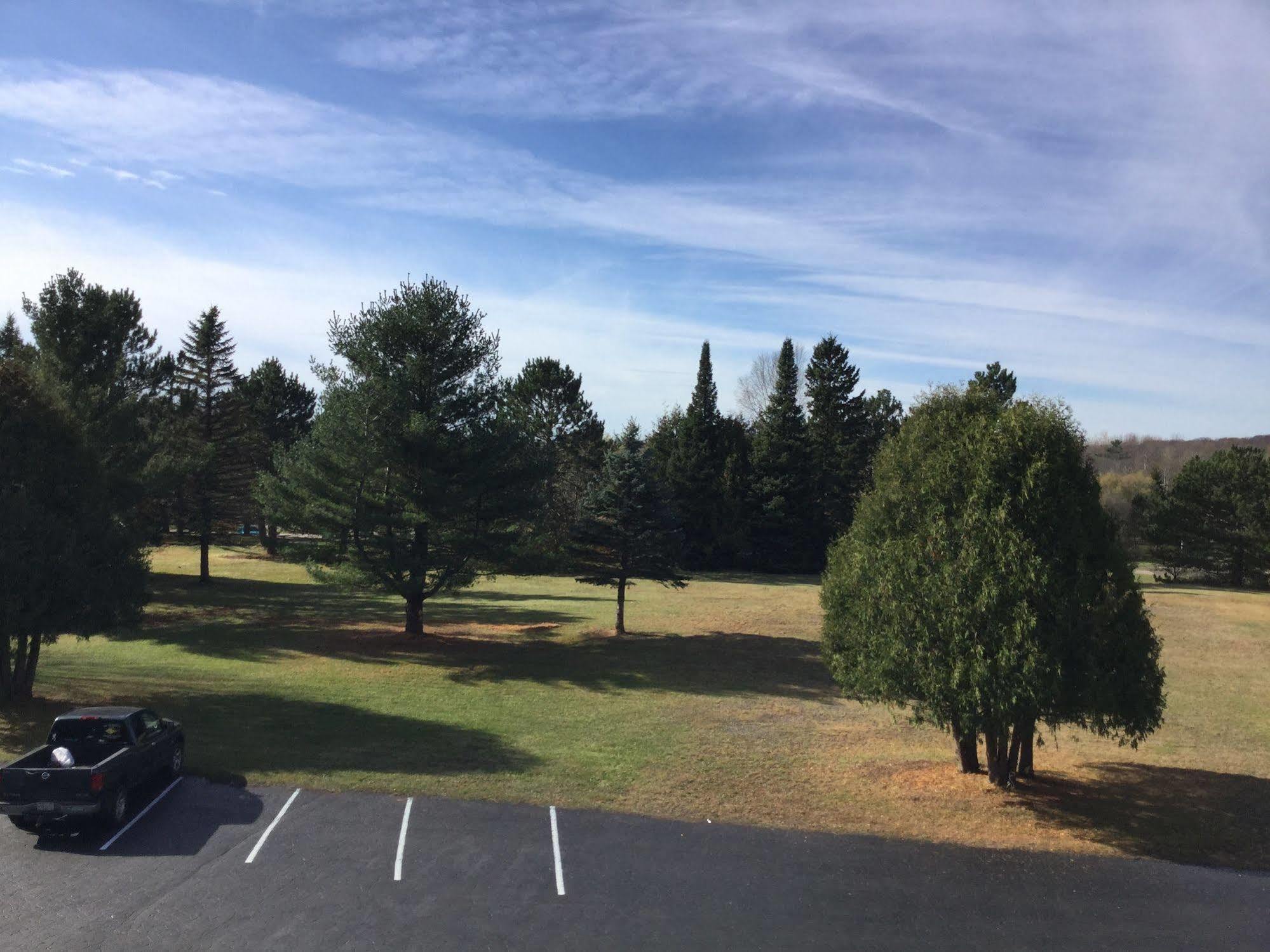 Cedars Motel Ironwood Esterno foto