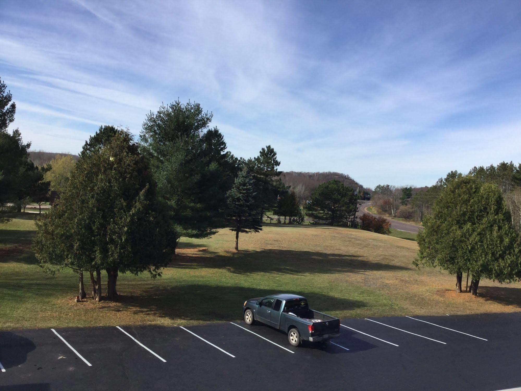 Cedars Motel Ironwood Esterno foto