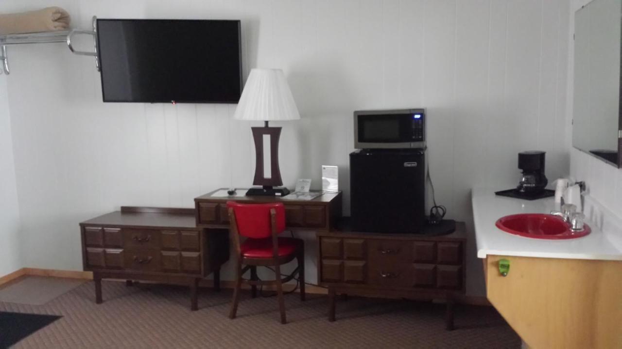 Cedars Motel Ironwood Esterno foto